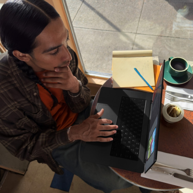 Ноутбук Apple Apple MRX53RU/A