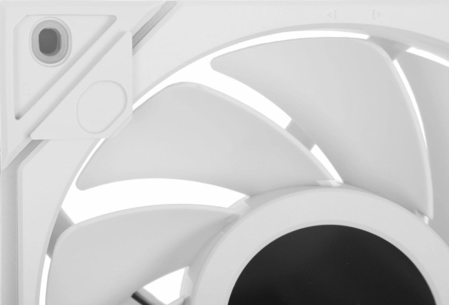 Вентилятор для корпуса Lian-Li G99.12RTLLCD1W1W.R0 — для бизнеса и офиса