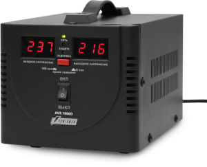 Стабилизатор POWERMAN AVS 1000D, черный, ступенчатый регулятор, цифровые индикаторы уровней напряжения, 1000ВА, 140-260В, максимальный входной ток 7А, 2 евророзетки, IP-20, напольный,  200мм х 150мм х 140мм, 2,3 кг. POWERMAN AVS 1000D