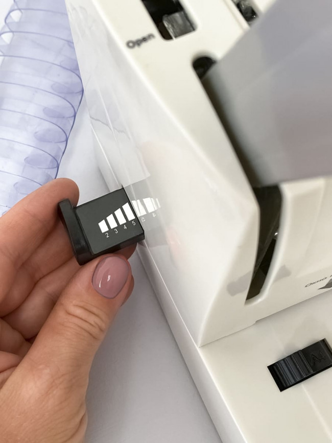 Переплетчик ГЕЛЕОС БП-16 на пластиковую пружину Гелеос БП-16