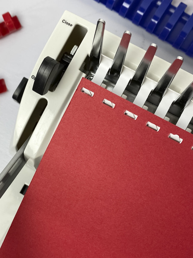 Переплетчик ГЕЛЕОС БП-16 на пластиковую пружину Гелеос БП-16