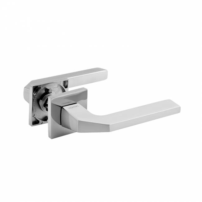Ручка дверная межкомнатная на тонкой квадратной розетке 143K Slim хром — для бизнеса и офиса Ручка дверная межкомнатная на тонкой квадратной розетке 143K Slim хром — для бизнеса и офиса