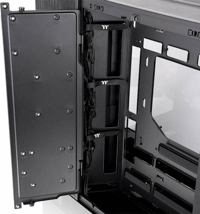 Корпус Thermaltake CA-11E-00M1WN-00 — для бизнеса и офиса
