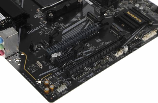 Материнская плата Gigabyte B550M DS3H AC R2 — для бизнеса и офиса