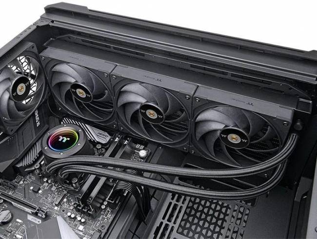 Система водяного охлаждения Thermaltake CL-W400-PL12BL-A — для бизнеса и офиса