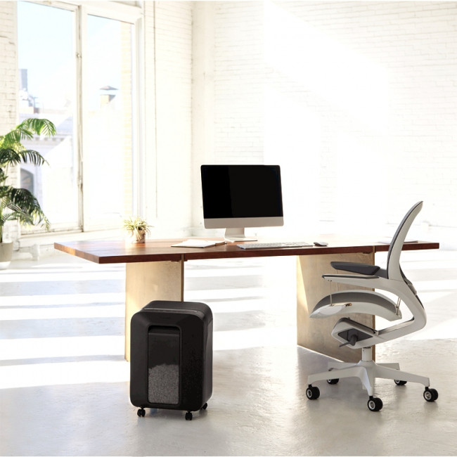 Шредер Fellowes® Powershred® LX200, черный, DIN P-4, 4х12 мм, 12 лст., 22 лтр., Jam Proof™, SafeSense, шт Fellowes FS-55022 — для бизнеса и офиса Шредер Fellowes® Powershred® LX200, черный, DIN P-4, 4х12 мм, 12 лст., 22 лтр., Jam Proof™, SafeSense, шт Fellowes FS-55022 — для бизнеса и офиса