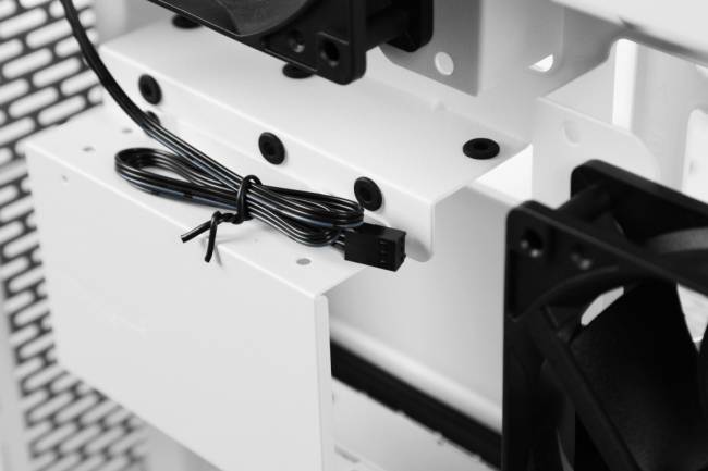 Корпус Thermaltake CA-1X1-00M6WN-00 — для бизнеса и офиса
