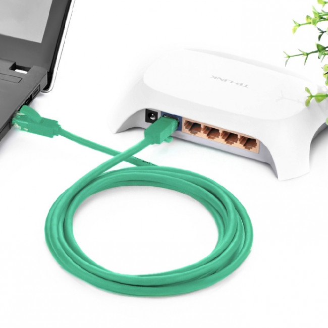 Greenconnect Патч-корд прямой 0.2m, UTP кат.5e, зеленый, позолоченные контакты, 24 AWG, литой, GCR-LNC05-0.2m, ethernet high speed 1 Гбит/с, RJ45, T568B Greenconnect RJ45(m) - RJ45(m) Cat. 5e U/UTP PVC 0.2м зелёный — для бизнеса и офиса