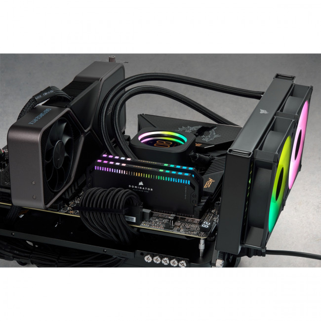 Память оперативная Corsair Dominator Platinum RGB CMT32GX5M2B5200C40 — для бизнеса и офиса