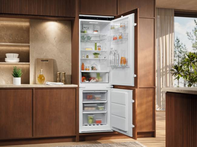Встраиваемые холодильники ELECTROLUX ELECTROLUX E7TNGE18S — для бизнеса и офиса Встраиваемые холодильники ELECTROLUX ELECTROLUX E7TNGE18S — для бизнеса и офиса