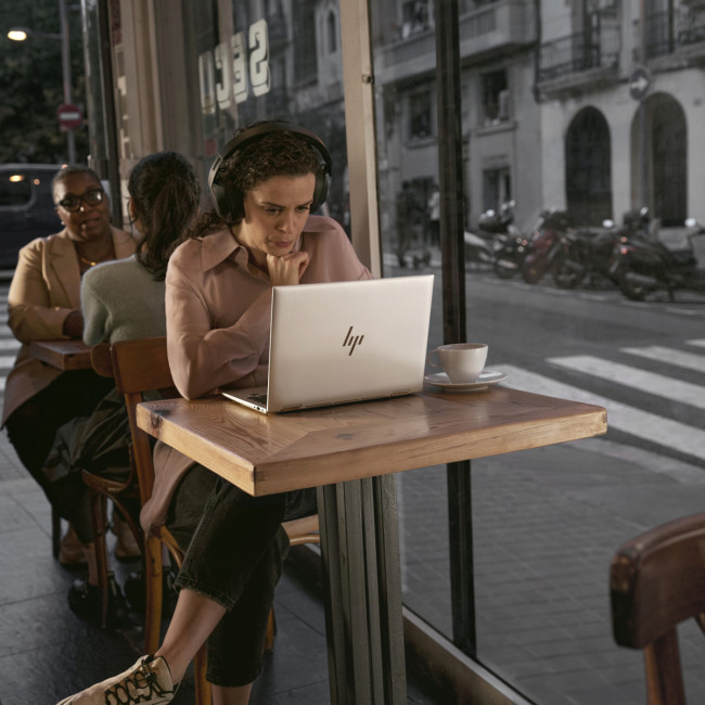 Ноутбук HP EliteBook 640 G11 — для бизнеса и офиса