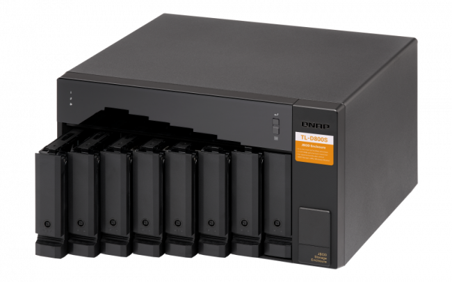 Полка расширения сетевого хранилища без дисков QNAP TL-D800S — для бизнеса и офиса Полка расширения сетевого хранилища без дисков QNAP TL-D800S — для бизнеса и офиса